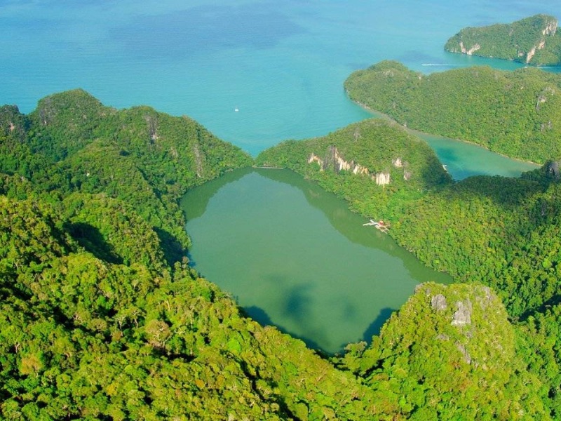 Pulau Dayang Bunting