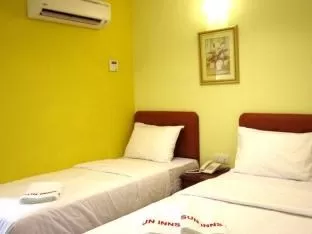 Sun Inns Hotel Serdang - Equine Park