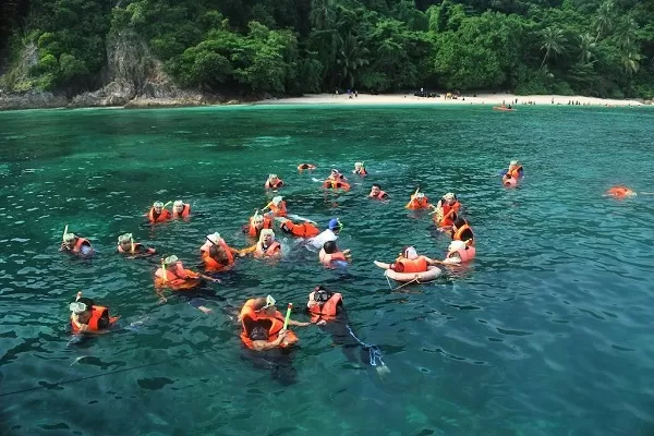 Kapas Island Snorkeling Activity