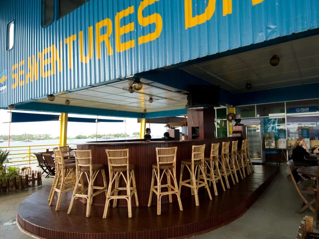 Seaventures Dive Rig Sundeck Lounge