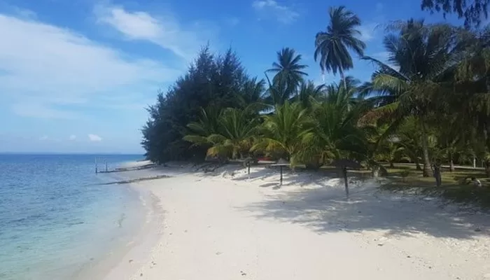 bayu-lestari-island-resort beach side beautiful