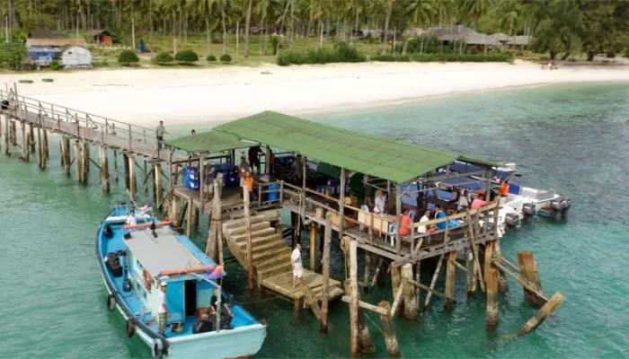 mirage island pier jetty pulau besar