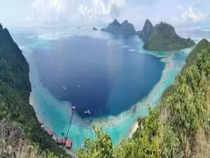 Bohey Dulang Island