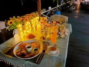 candlelight dinner 
